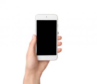 Beyaz arka plan üzerinde telefon kullanan genç kadın