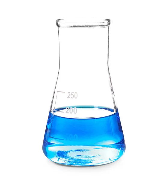 Лабораторное стекло с голубой жидкостью на белом фоне — стоковое фото