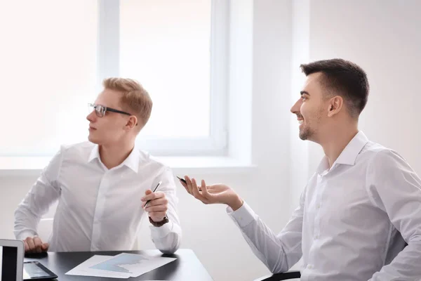 Colleagues working at business meeting — Stock Photo, Image