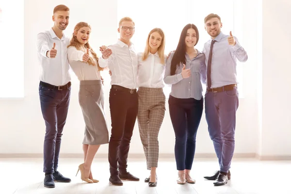 Groep van zakelijke team in kantoor — Stockfoto