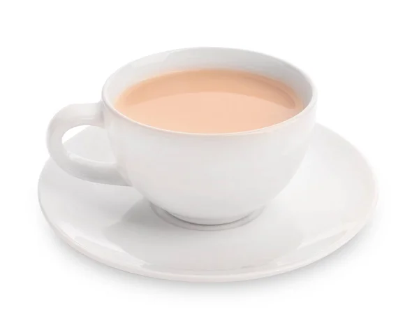 Csésze aromás tea tejjel, fehér háttér — Stock Fotó
