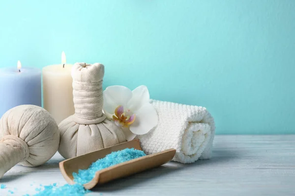 Beautiful spa composition on table against color background — Stock Photo, Image