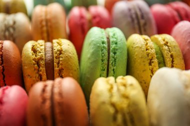 Lezzetli renkli macarons, portre