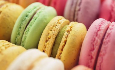 Lezzetli renkli macarons, portre