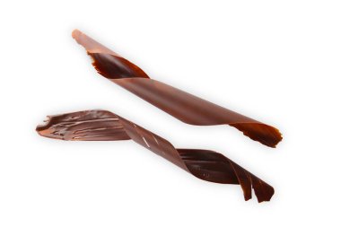 Beyaz zemin üzerine lezzetli Çikolata talaşı