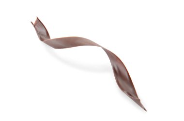 Beyaz zemin üzerine lezzetli çikolata tıraş