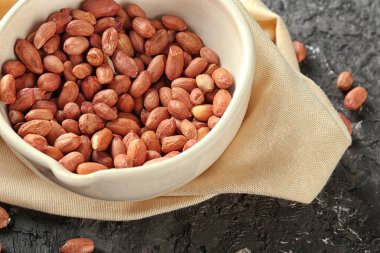 Masada yer fıstığı ile kase