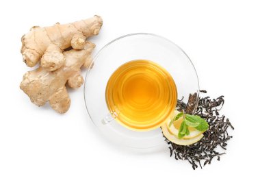 Zencefil ve limon beyaz arka plan üzerinde ile lezzetli çay