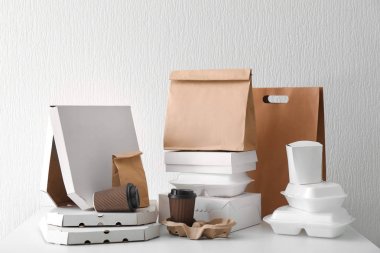 Karışım-in teslim beyaz tablo saklama kapları