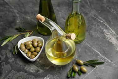 Petrol ve zeytin masada Züccaciye Mağazaları