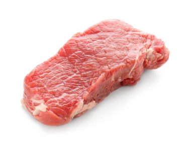 Beyaz arka planda taze çiğ et