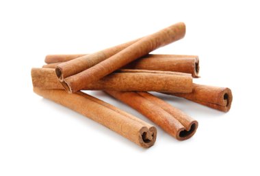 Tarçın beyaz arkaplanda yapışır