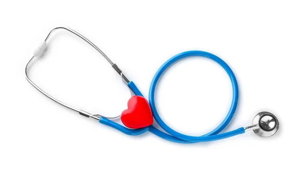Estetoscópio com coração vermelho sobre fundo branco. Conceito de saúde — Fotografia de Stock
