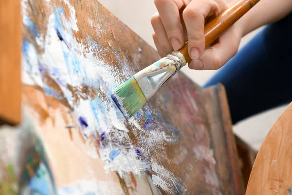 Female Artist Painting Workshop Closeup — Stock Photo, Image