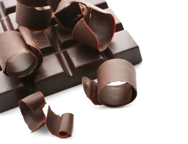Chokladbit med lockar på vit bakgrund — Stockfoto