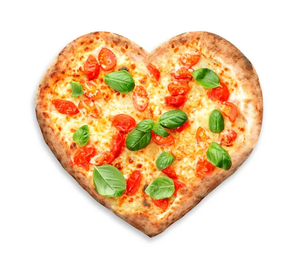 Leckere herzförmige Pizza auf weißem Hintergrund — Stockfoto