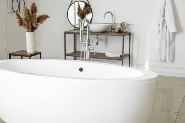 Modern seramik banyo küveti.