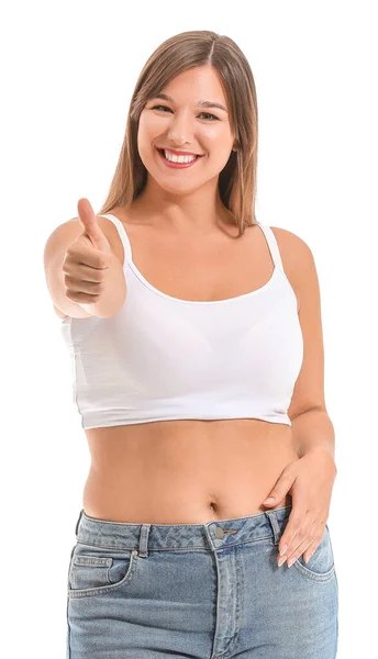 Corpo jovem mulher positiva mostrando polegar para cima no fundo branco — Fotografia de Stock