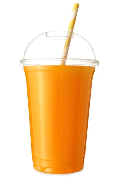 Чашка свежего апельсинового сока на белом фоне — стоковое фото