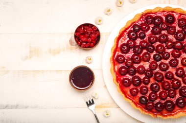 Masada lezzetli vişneli tart