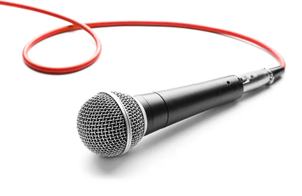 Nowoczesny mikrofon na białym tle — Zdjęcie stockowe
