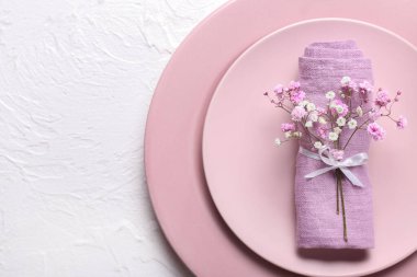 Beyaz arkaplanda güzel tablo ayarı