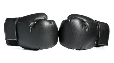 Beyaz arka planda bir çift boks eldiveni