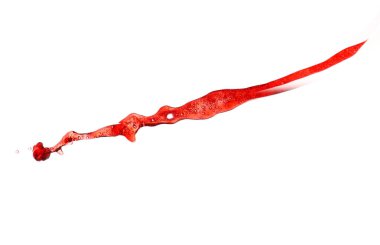 Beyaz zemin üzerine kırmızı şarap sıçramasına