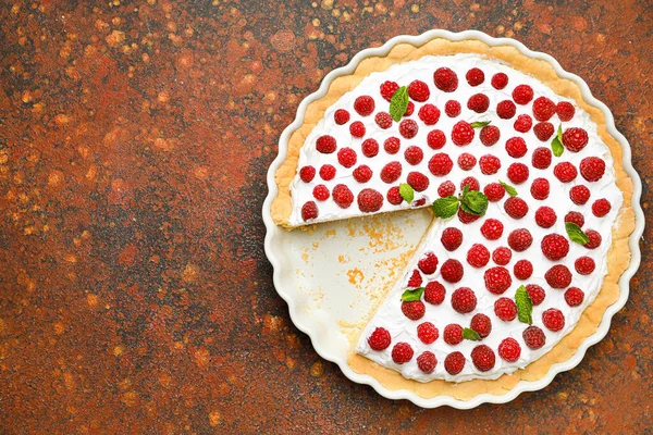 Tasty raspberry pie on table — Stock Photo, Image