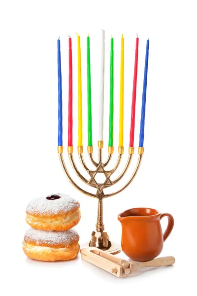 Menorah con rosquillas para Hanukkah sobre fondo blanco —  Fotos de Stock