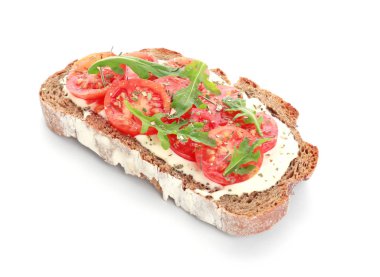 Beyaz arka planda lezzetli bir sandviç.