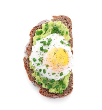 Beyaz arka planda lezzetli bir sandviç.