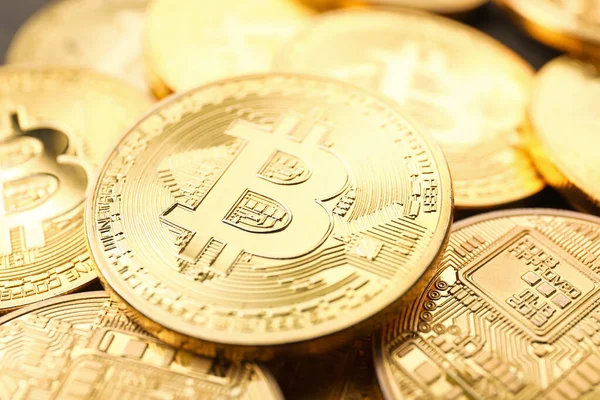 Many golden bitcoins, closeup view — Stock Photo, Image