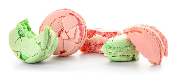 Verschillende smakelijke macarons op witte achtergrond — Stockfoto