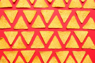 Renkli arkaplanda lezzetli nachos