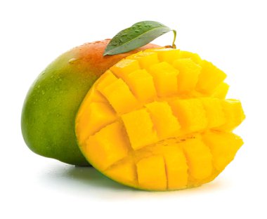 Beyaz zemin üzerine lezzetli mango meyve