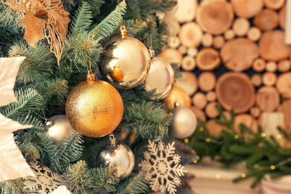 Διακοσμημένο χριστουγεννιάτικο δέντρο, προβολή closeup — Φωτογραφία Αρχείου