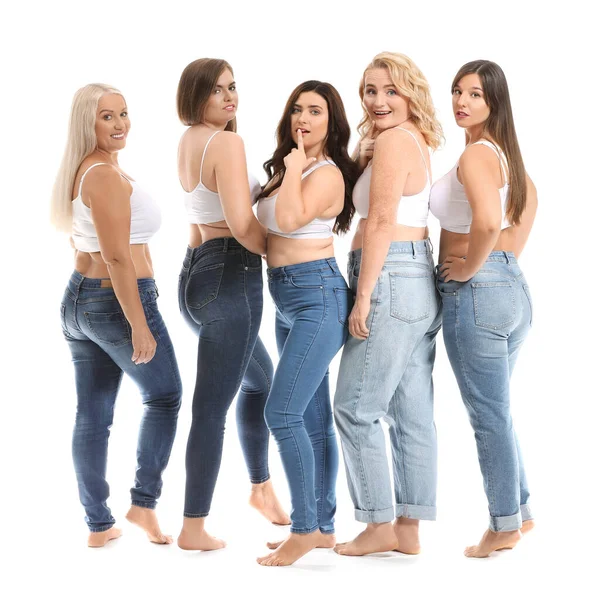 Gruppo di donne positive del corpo su sfondo bianco — Foto Stock