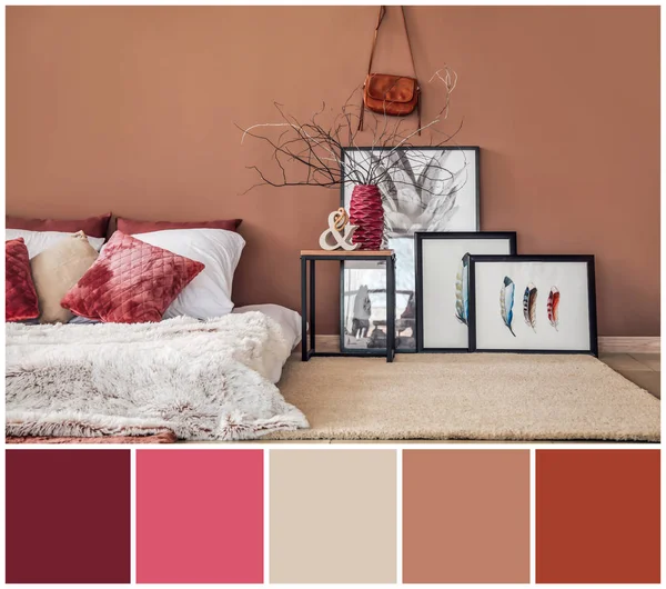 モダンなスタイリッシュなベッドルームの美しいインテリア。異なる色パターン — ストック写真