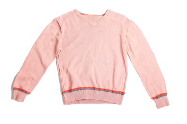 Beyaz arka plan üzerinde şık kazak