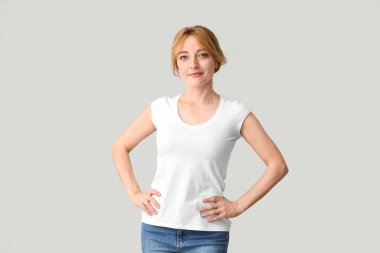 Açık renkli güzel Olgun kadın