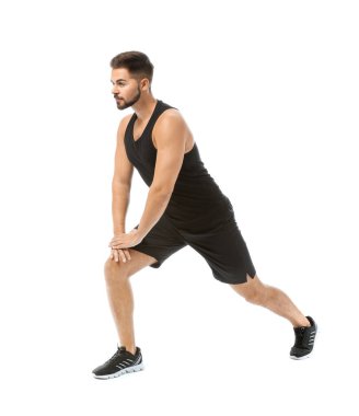 Sportif genç adam beyaz arka planı eğitim