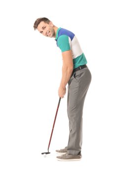 Yakışıklı erkek golfçü beyazda izole edilmiş.