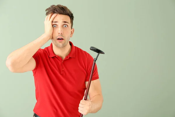 Chockad hane golfare på färg bakgrund — Stockfoto
