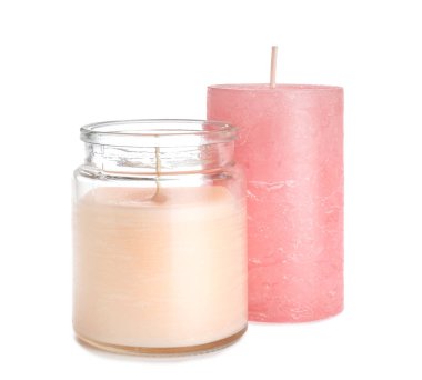 Güzel mumlar üzerinde beyaz izole