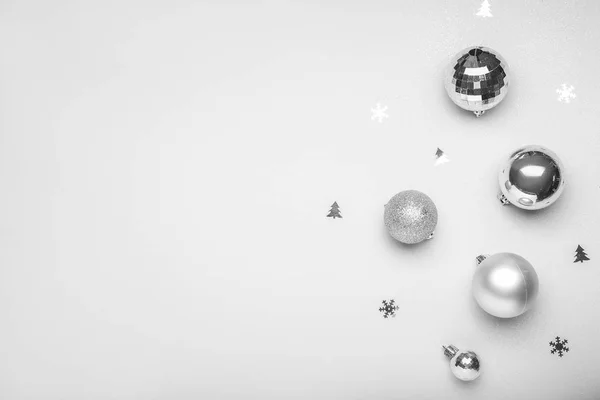 Composición navideña sobre fondo blanco —  Fotos de Stock