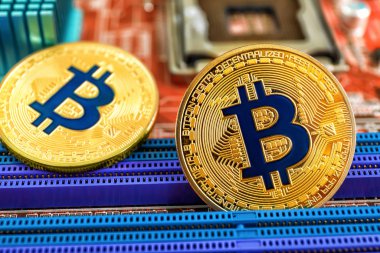 Pc devre kartındaki altın bitcoinler