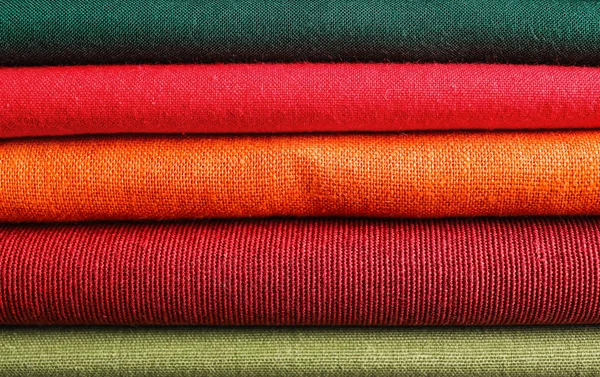 Tumpukan kain bersih yang berbeda, closeup — Stok Foto