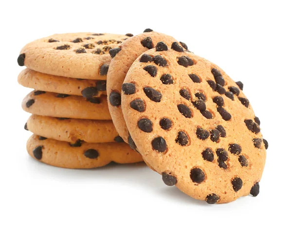 Gustosi biscotti con gocce di cioccolato su sfondo bianco — Foto Stock