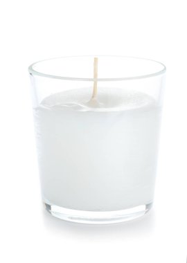 Güzel mum üzerinde beyaz izole